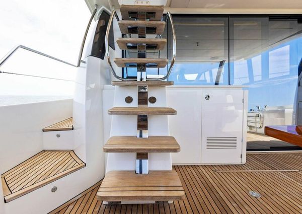 Prestige 630 Flybridge image