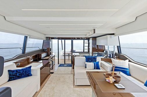 Prestige 630 Flybridge image