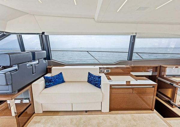 Prestige 630 Flybridge image