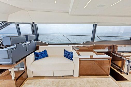 Prestige 630 Flybridge image