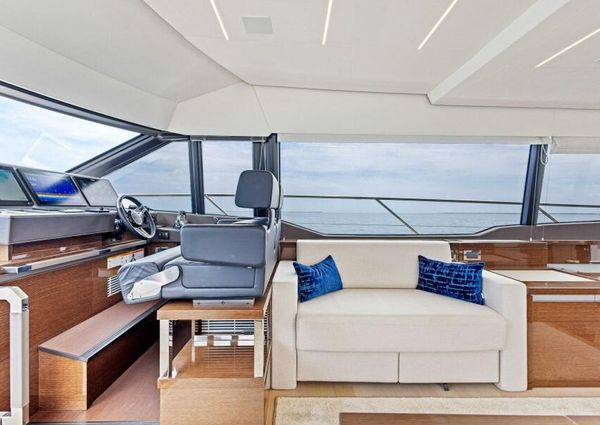 Prestige 630 Flybridge image