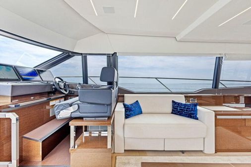 Prestige 630 Flybridge image