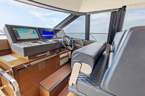 Prestige 630 Flybridge image