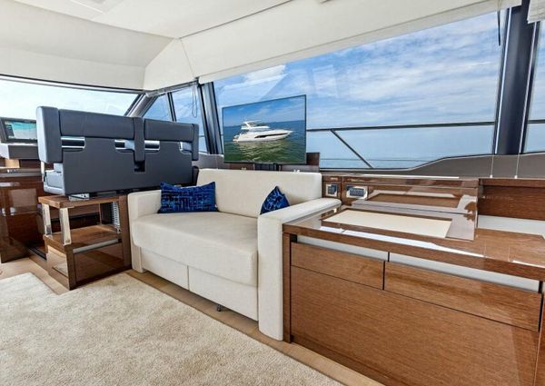 Prestige 630 Flybridge image