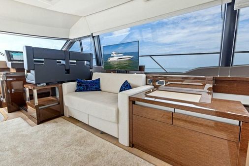 Prestige 630 Flybridge image