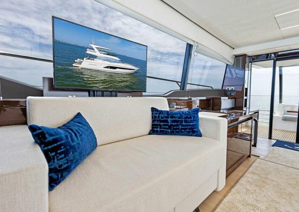 Prestige 630 Flybridge image