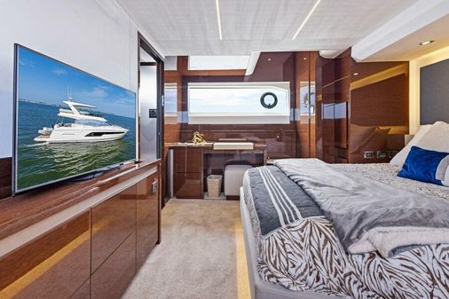 Prestige 630 Flybridge image