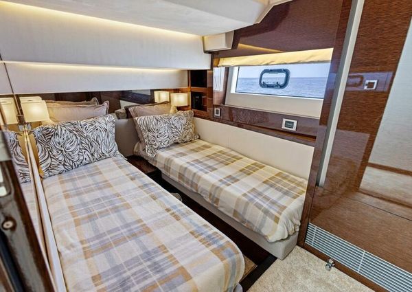 Prestige 630 Flybridge image