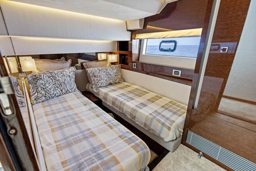 Prestige 630 Flybridge image