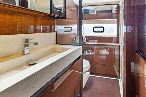 Prestige 630 Flybridge image