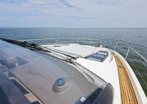 Prestige 630 Flybridge image