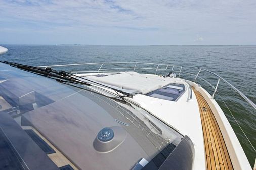 Prestige 630 Flybridge image