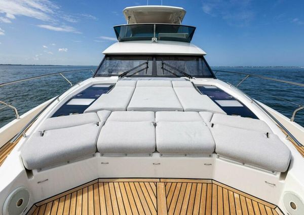 Prestige 630 Flybridge image