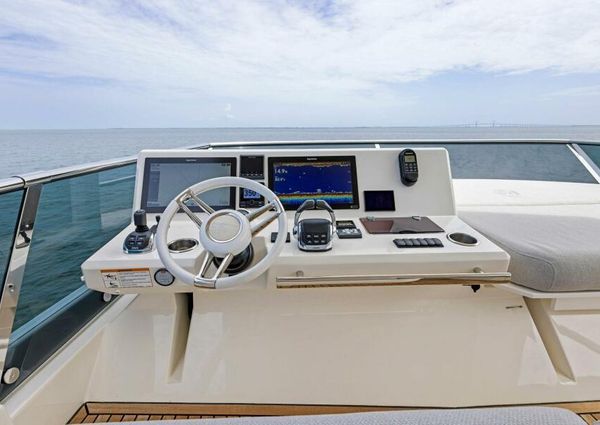 Prestige 630 Flybridge image