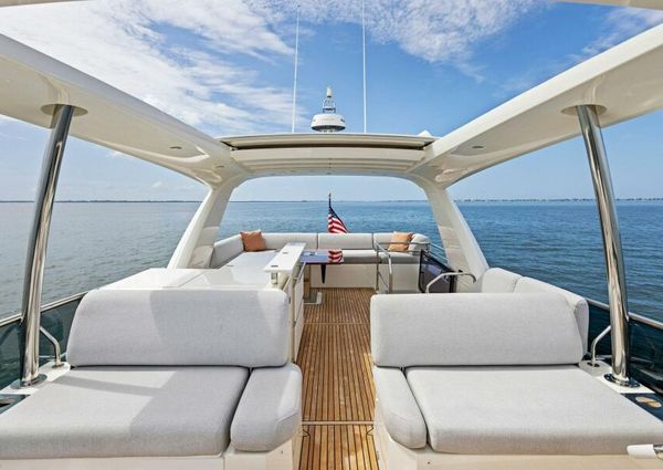 Prestige 630 Flybridge image