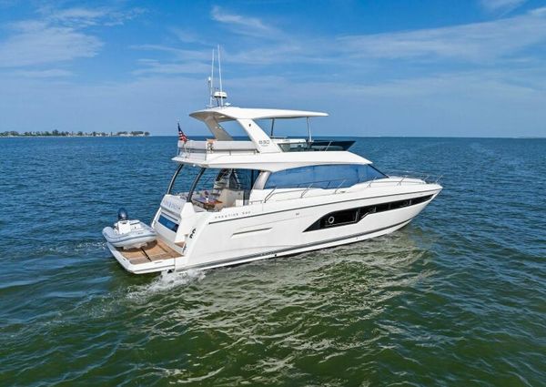 Prestige 630 Flybridge image