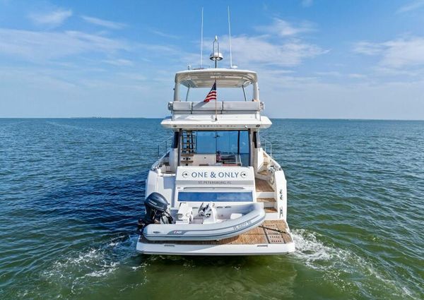 Prestige 630 Flybridge image