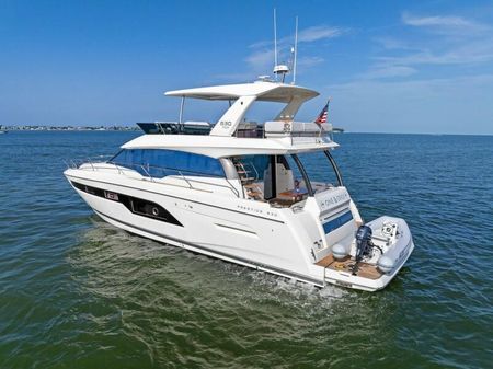 Prestige 630 Flybridge image