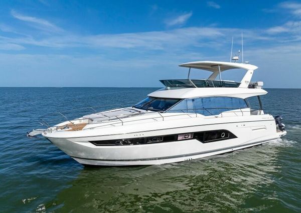 Prestige 630 Flybridge image