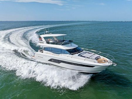 Prestige 630 Flybridge image