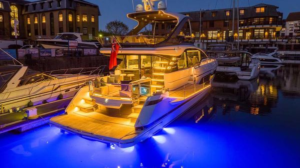 Fairline Squadron 58