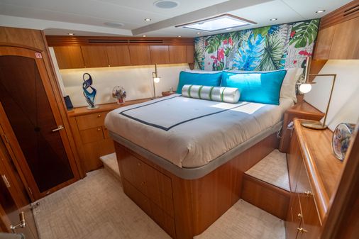 Hatteras 100 Motor Yacht image