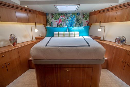 Hatteras 100 Motor Yacht image