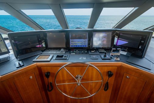 Hatteras 100 Motor Yacht image