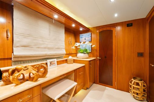 Hatteras 100 Motor Yacht image