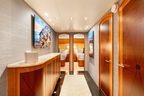 Hatteras 100 Motor Yacht image