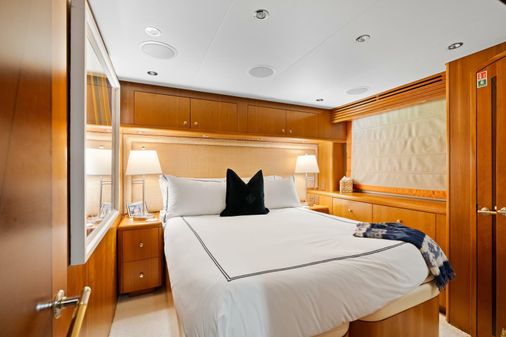 Hatteras 100 Motor Yacht image