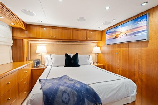 Hatteras 100 Motor Yacht image