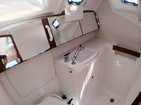 Beneteau Oceanis 34 image