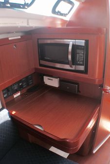 Beneteau Oceanis 34 image