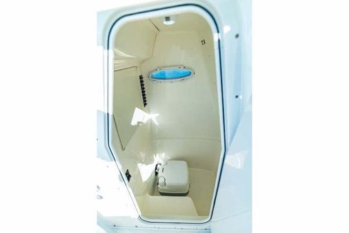 Cobia 220-CENTER-CONSOLE image