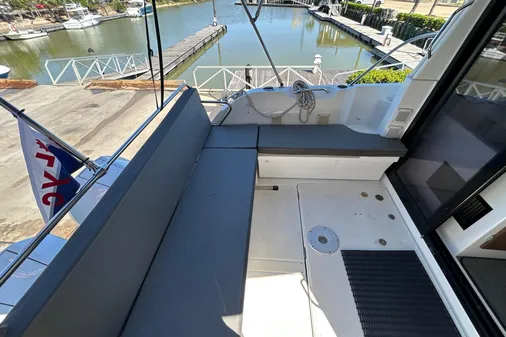 Beneteau Antares 9 image