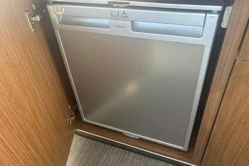 Beneteau Antares 9 image