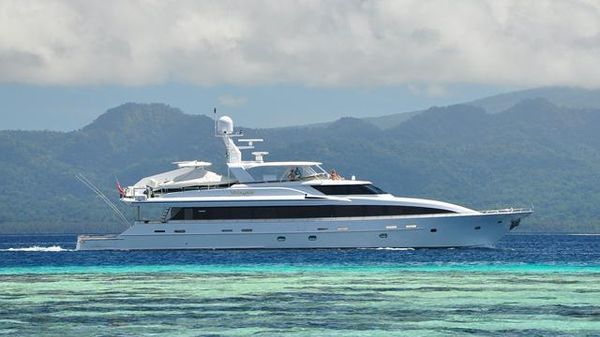 Crescent Motor Yacht