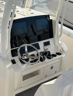 Cobia 301-CENTER-CONSOLE image