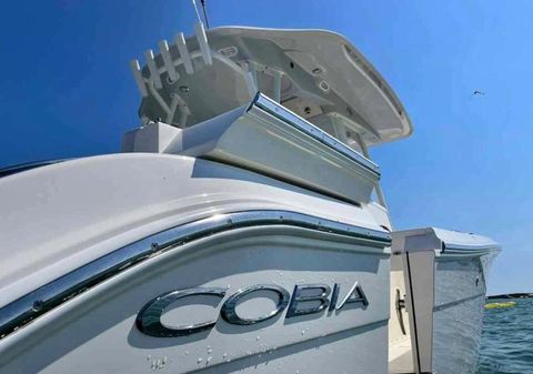 Cobia 301-CENTER-CONSOLE image