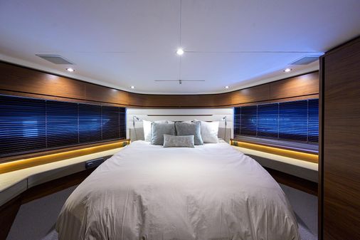 Princess 68 Flybridge image