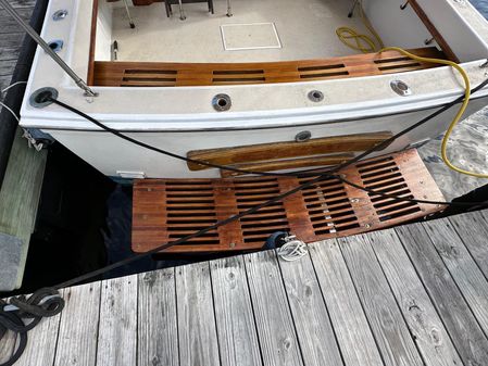 Cape-dory 28-FLYBRIDGE image