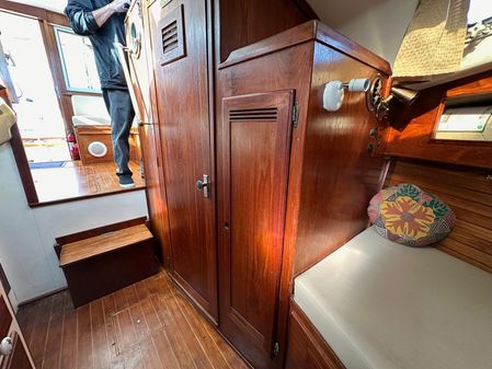 Cape-dory 28-FLYBRIDGE image