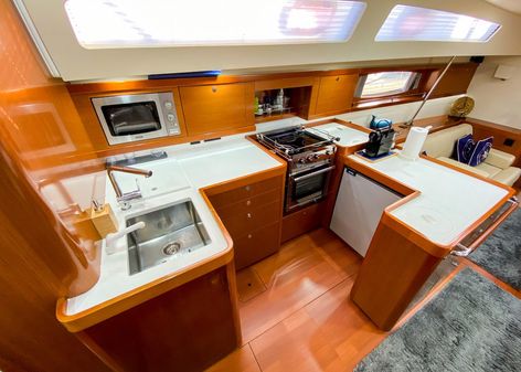 Beneteau Oceanis 58 image