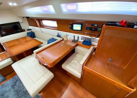 Beneteau Oceanis 58 image