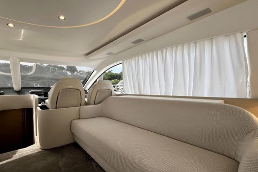 Azimut 53 Flybridge image