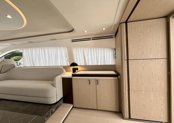 Azimut 53 Flybridge image