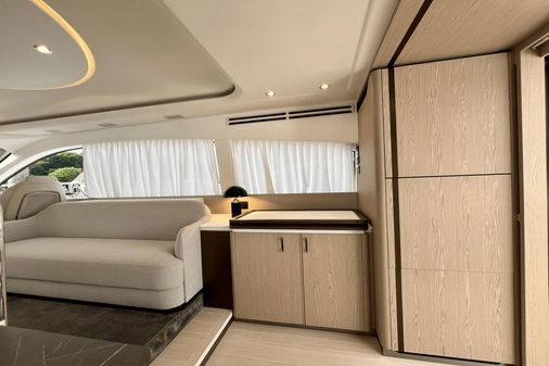 Azimut 53 Flybridge image