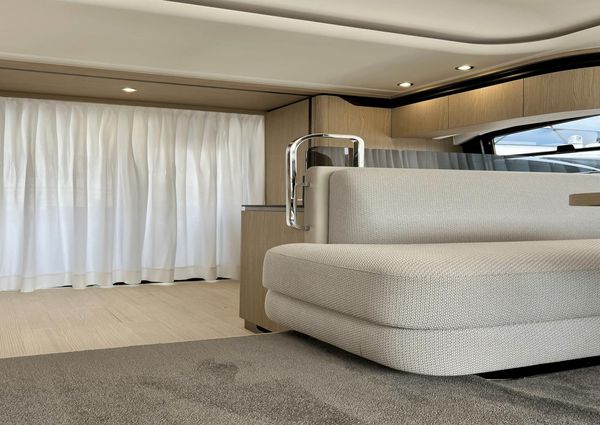 Azimut 53 Flybridge image