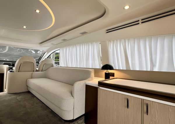 Azimut 53 Flybridge image